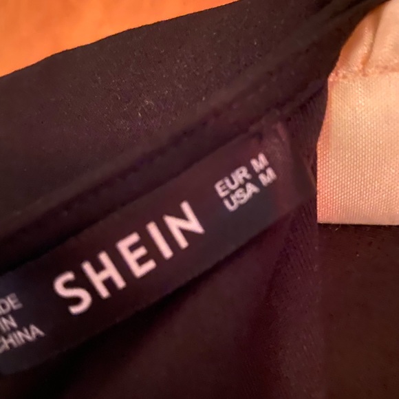 Black jumpsuit with bell sleeves size M - Picture 7 of 8